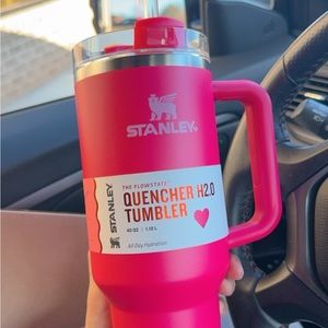 Stanley 40 oz Stainless Steel H2.0 Flowstate Quencher Tumbler Cosmo Pink